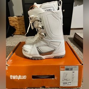 thirtytwo womens exit 14/15 white snowboarding boots